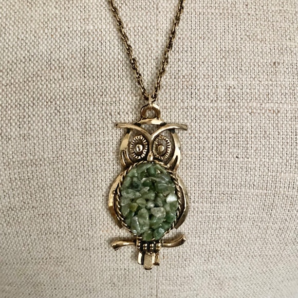1970s Chipped Jade Owl Pendant - Picture 3 of 6